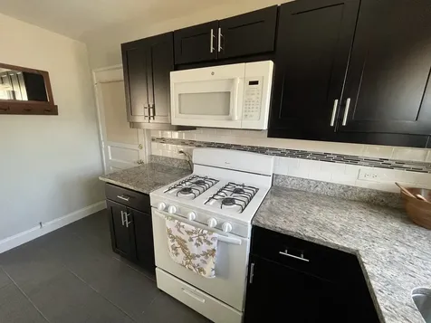 6106 North Damen Avenue Chicago IL 60659
