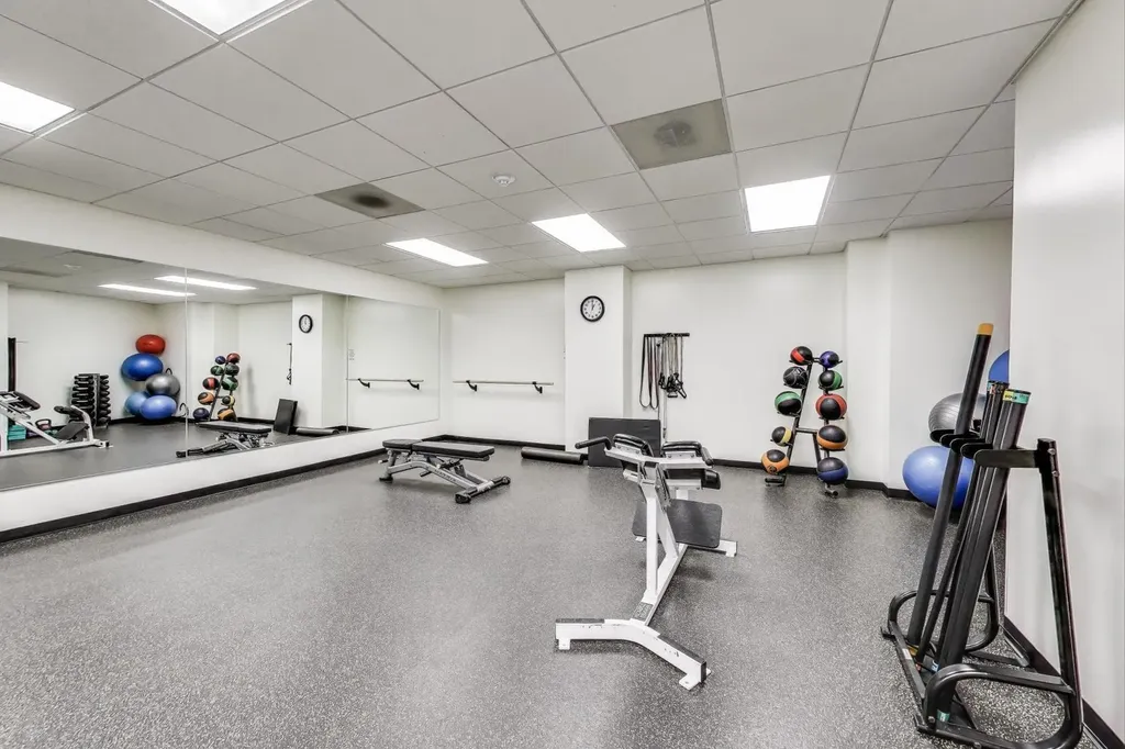 260 East Chestnut Street Chicago IL 60611