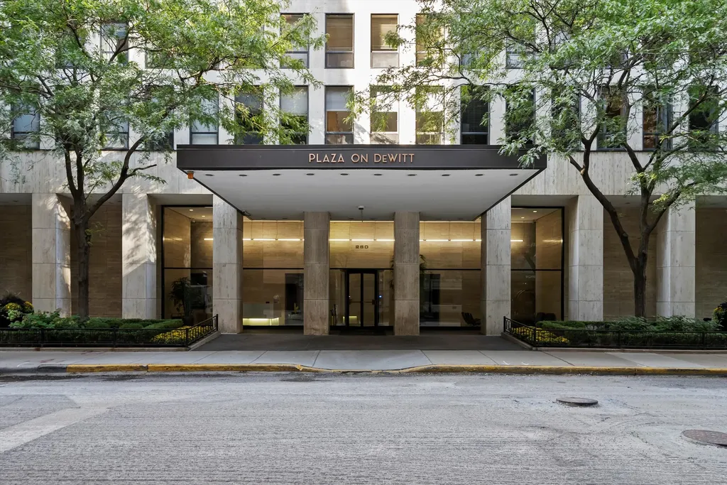 260 East Chestnut Street Chicago IL 60611