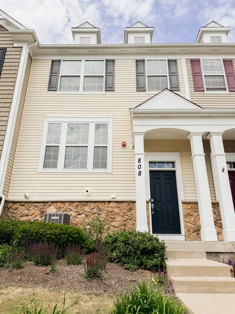 808 East Wing Street Arlington Heights IL 60004