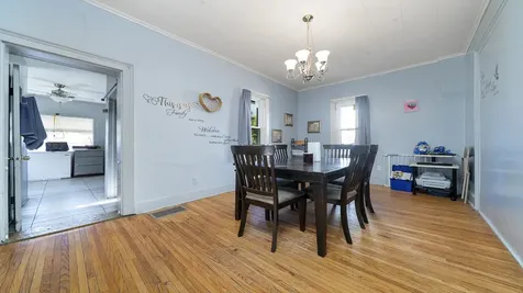 402 South Walnut Avenue Freeport IL 61032