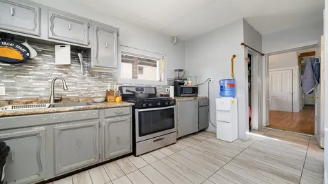 402 South Walnut Avenue Freeport IL 61032