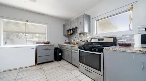 402 South Walnut Avenue Freeport IL 61032