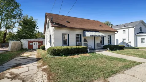 402 South Walnut Avenue Freeport IL 61032