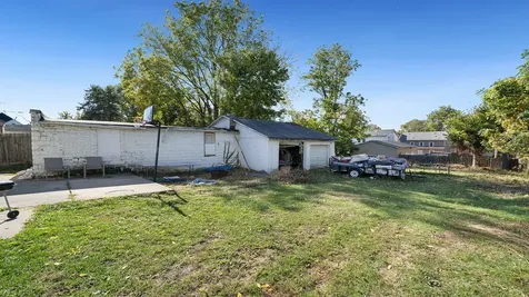 402 South Walnut Avenue Freeport IL 61032