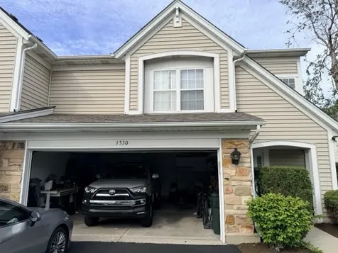 1530 East Chivalry Court Palatine IL 60074