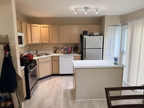 1530 East Chivalry Court Palatine IL 60074