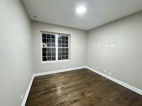 543 East 43rd Street Chicago IL 60653