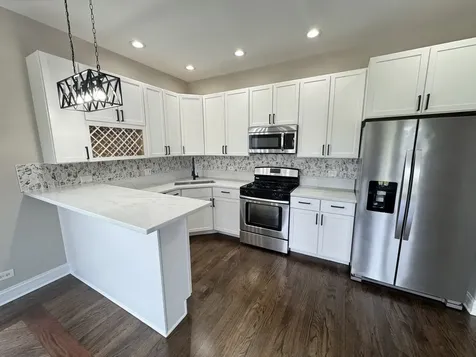 543 East 43rd Street Chicago IL 60653