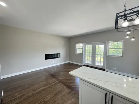 543 East 43rd Street Chicago IL 60653
