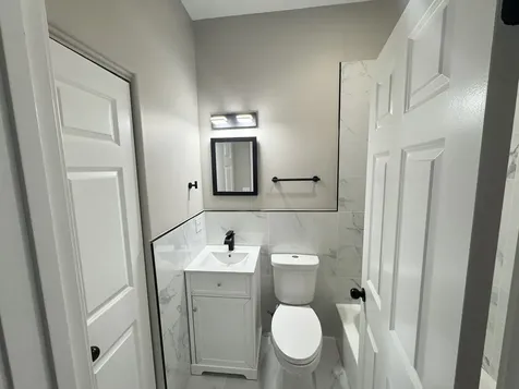 543 East 43rd Street Chicago IL 60653