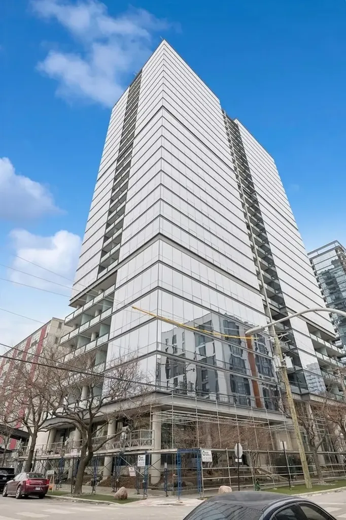 860 West Blackhawk Street Chicago IL 60642