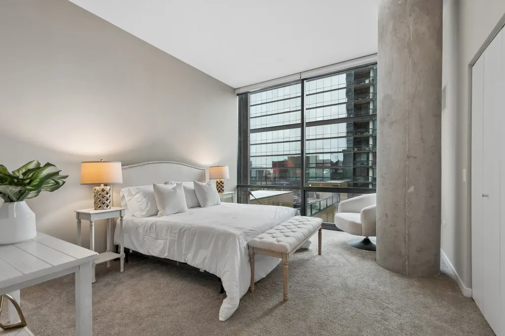 860 West Blackhawk Street Chicago IL 60642