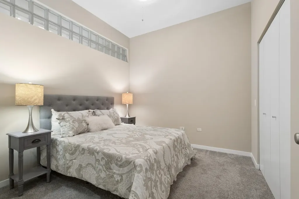860 West Blackhawk Street Chicago IL 60642