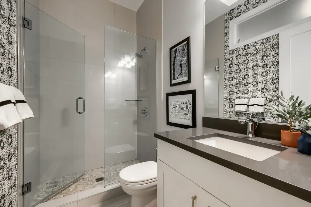 3737 North Damen Avenue Chicago IL 60618