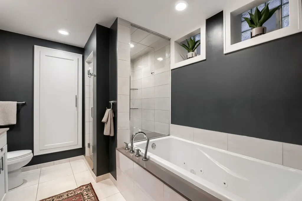 3737 North Damen Avenue Chicago IL 60618