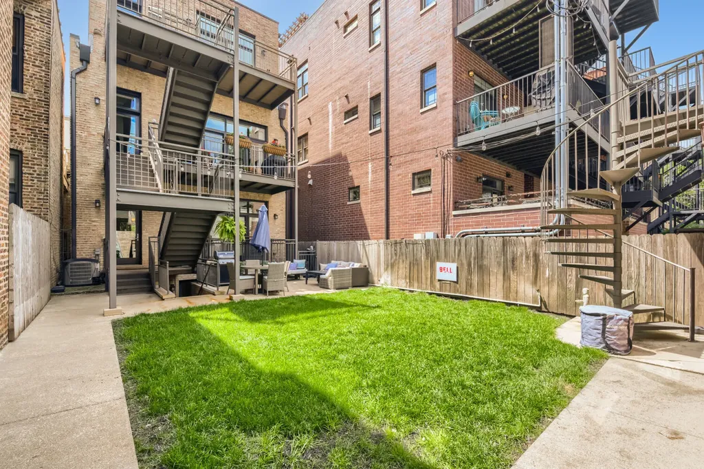 3737 North Damen Avenue Chicago IL 60618