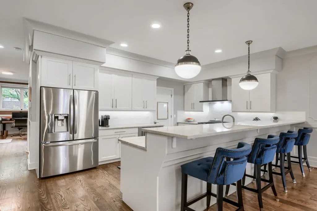 3737 North Damen Avenue Chicago IL 60618