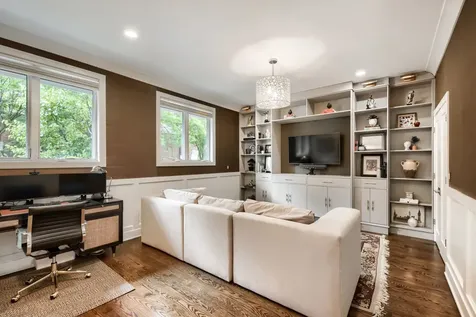 3737 North Damen Avenue Chicago IL 60618