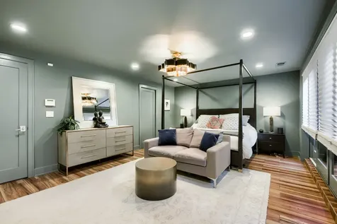 3737 North Damen Avenue Chicago IL 60618