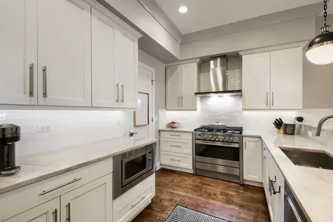 3737 North Damen Avenue Chicago IL 60618