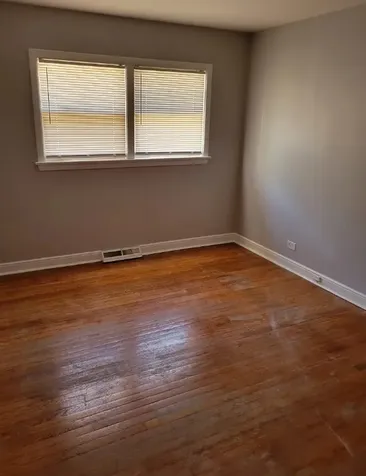 9035 South Euclid Avenue Chicago IL 60617