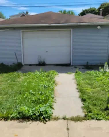9035 South Euclid Avenue Chicago IL 60617