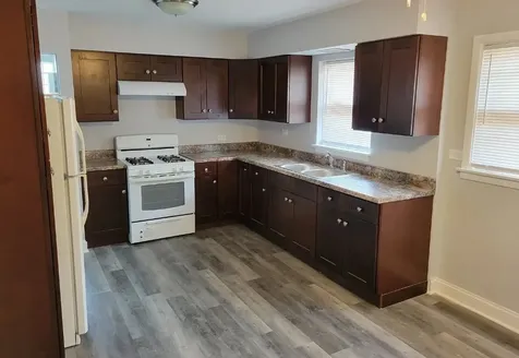 9035 South Euclid Avenue Chicago IL 60617