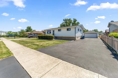 7717 West 81st Street Bridgeview IL 60455