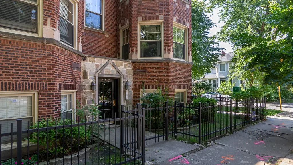 1639 West Granville Avenue Chicago IL 60660