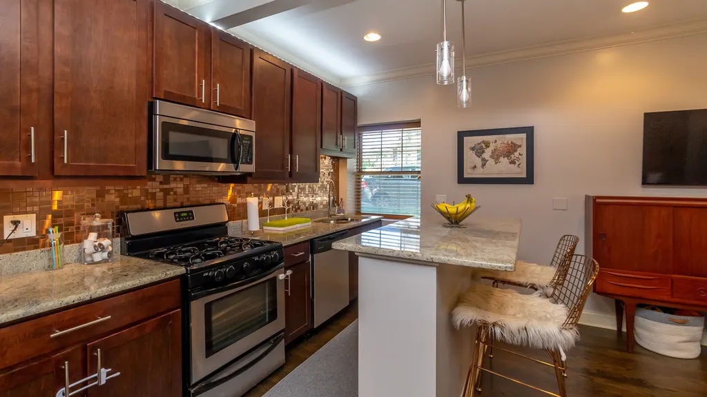 1639 West Granville Avenue Chicago IL 60660