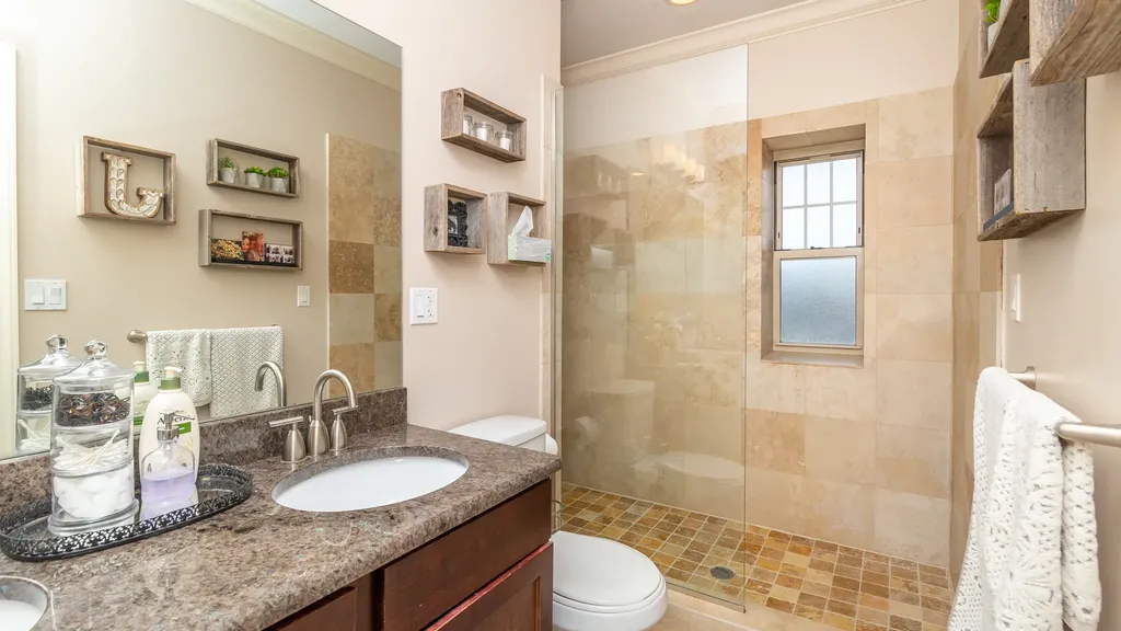 1639 West Granville Avenue Chicago IL 60660