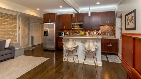 1639 West Granville Avenue Chicago IL 60660