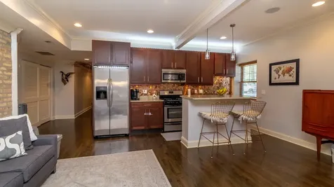 1639 West Granville Avenue Chicago IL 60660