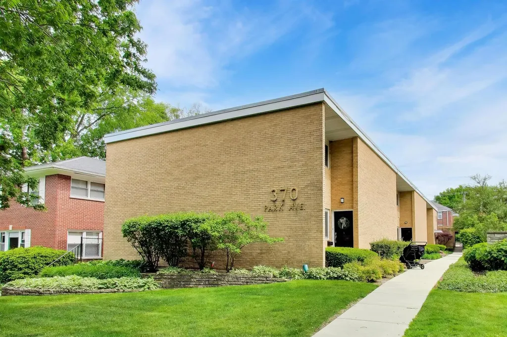 370 Park Avenue Highland Park IL 60035