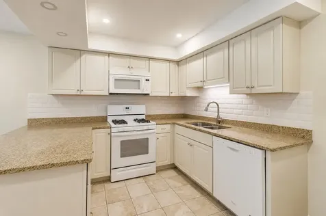 370 Park Avenue Highland Park IL 60035