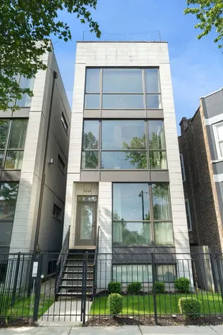 2534 North Linden Place Chicago IL 60647