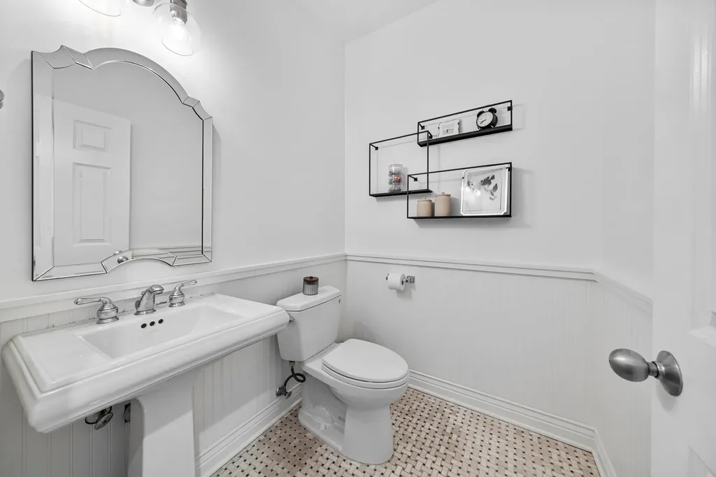 2114 West Erie Street Chicago IL 60612