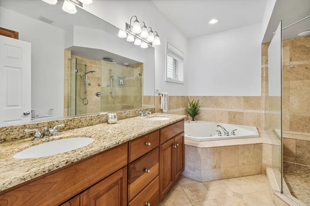 2114 West Erie Street Chicago IL 60612