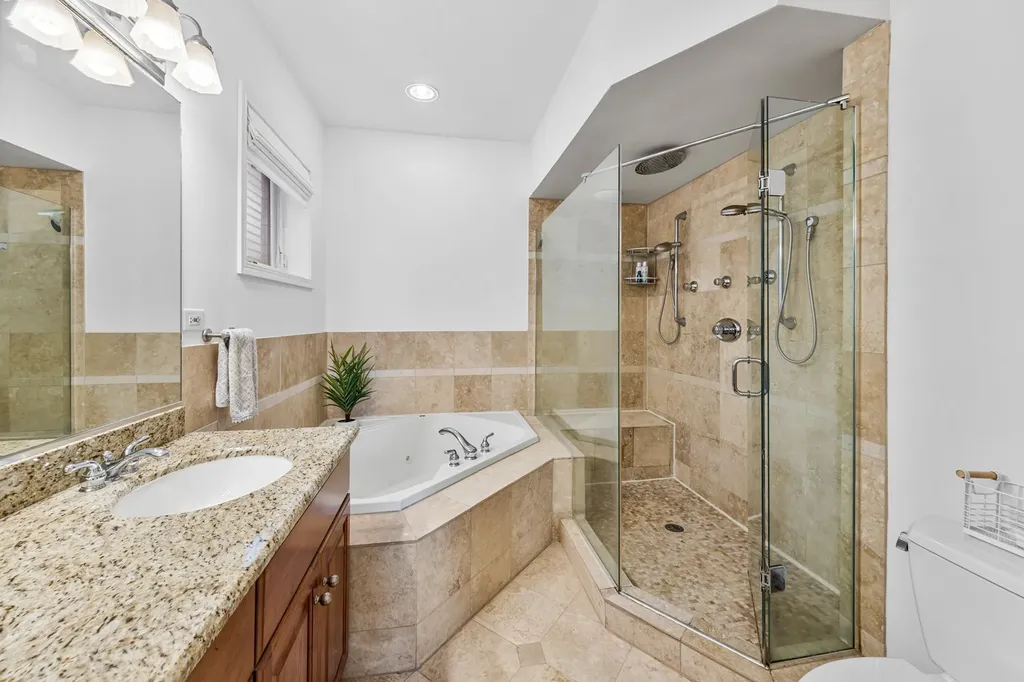 2114 West Erie Street Chicago IL 60612