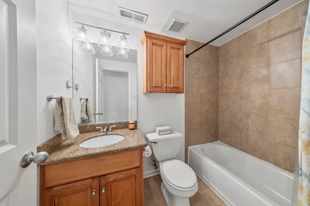 2114 West Erie Street Chicago IL 60612