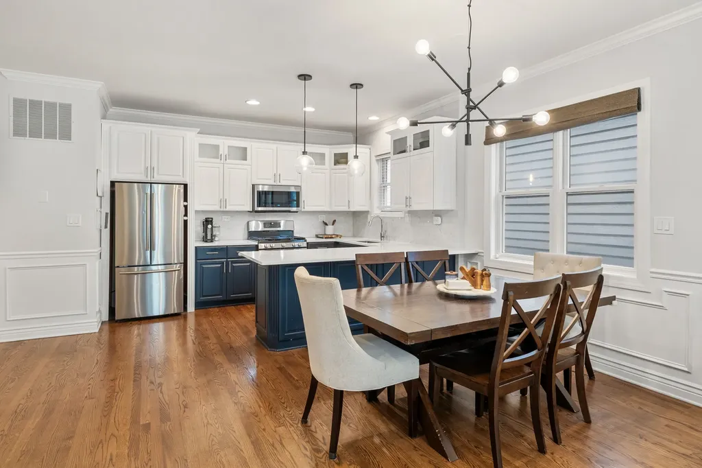 2114 West Erie Street Chicago IL 60612