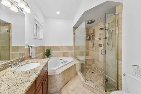 2114 West Erie Street Chicago IL 60612