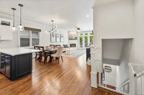 2114 West Erie Street Chicago IL 60612