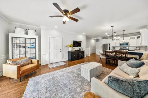 2114 West Erie Street Chicago IL 60612