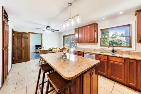 438 West Trail Court Grayslake IL 60030