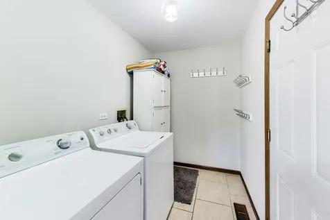 438 West Trail Court Grayslake IL 60030