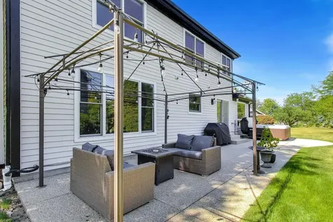 438 West Trail Court Grayslake IL 60030
