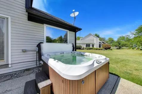438 West Trail Court Grayslake IL 60030