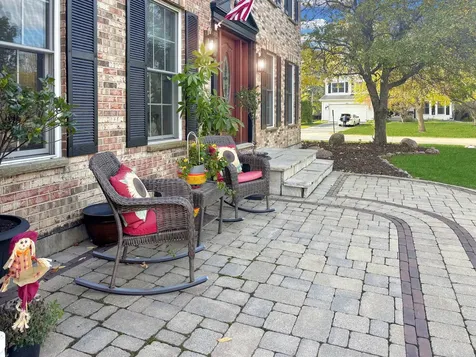 438 West Trail Court Grayslake IL 60030